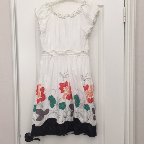 Dress - Picture 6 of 6